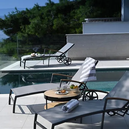 Villa Luxury Beachfront White Bellezza With Private Pool At The On Brac Island - Sumartin Selca