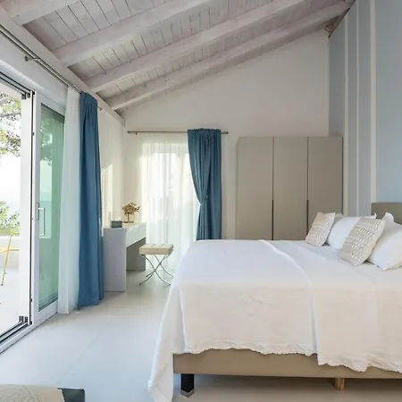 Luxury Beachfront White Bellezza With Private Pool At The On Brac Island - Sumartin